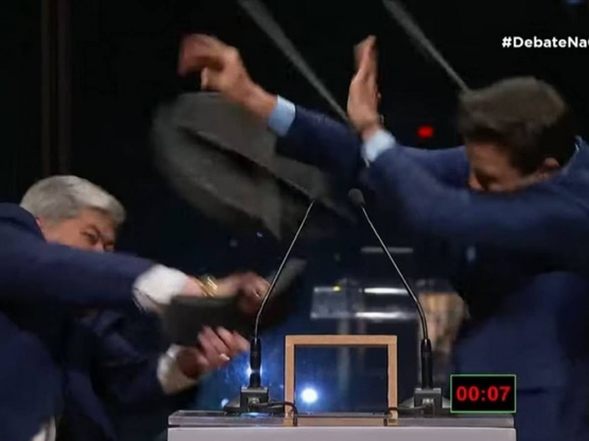 Datena acerta cadeira em Pablo Marçal durante debate