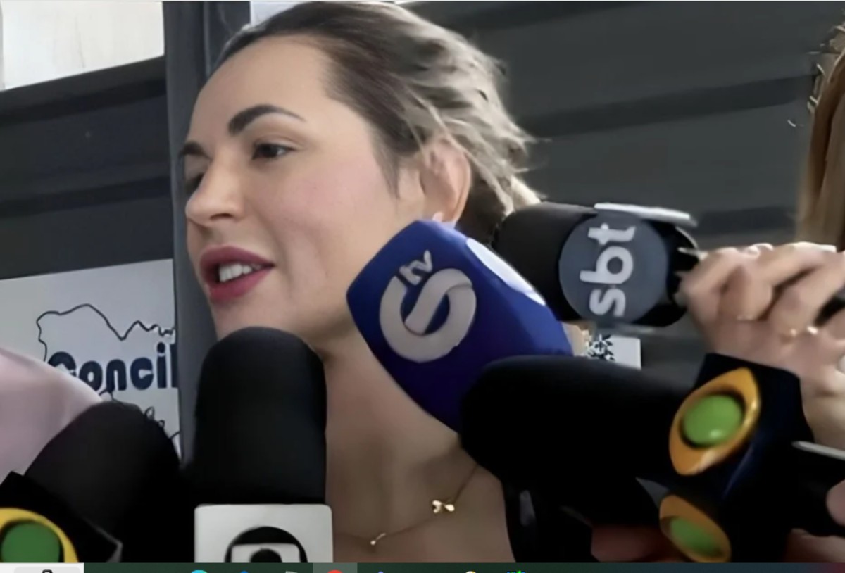A influenciadora Deolane Bezerra se pronunciou na manhã desta quarta-feira (25) ao assinar termo de compromisso de soltura