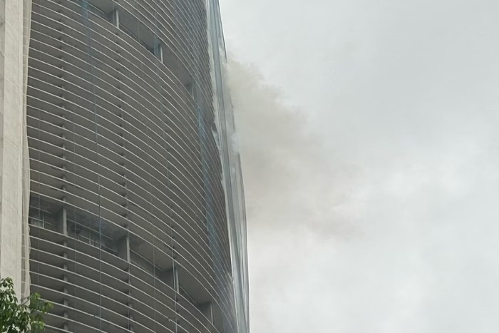 Imagens do incêndio foram compartilhadas nas redes sociais