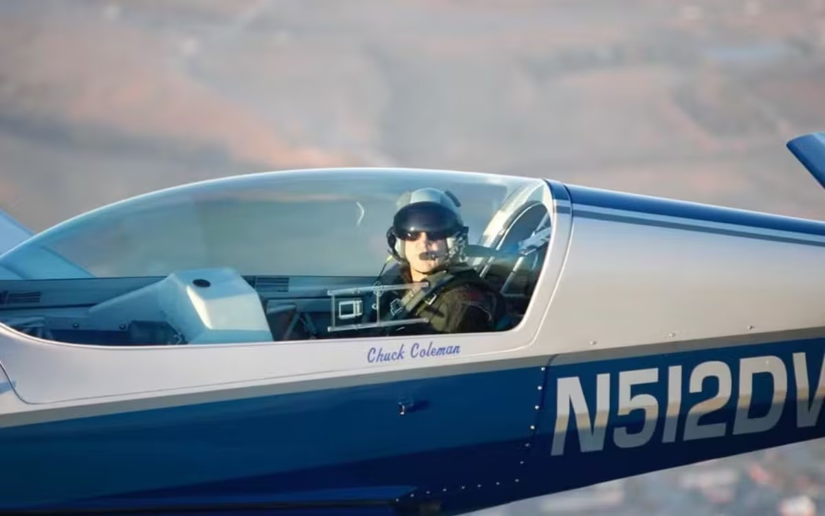 Piloto Charles Thomas 'Chuck' Coleman, que treinou atores de 'Top Gun: Maverick', morreu após queda de avião 