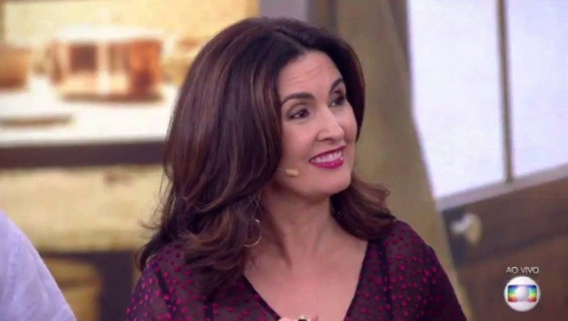 Fátima Bernardes canta 'Evidências' ao lado de Chitãozinho e Xororó

