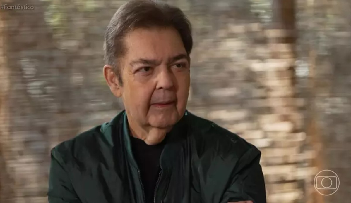 Faustão conversou com Renata Ceribelli no Fantástico deste domingo (18)  e falou sobre o tratamento que faz no mesmo hospital onde estava Silvio Santos