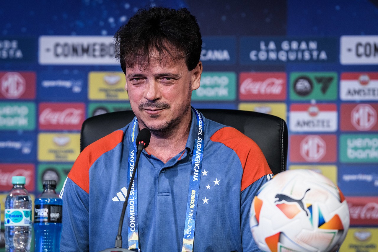 Fernando Diniz pode levar o Cruzeiro a conquistar o primeiro título continental do Cruzeiro após 25 anos