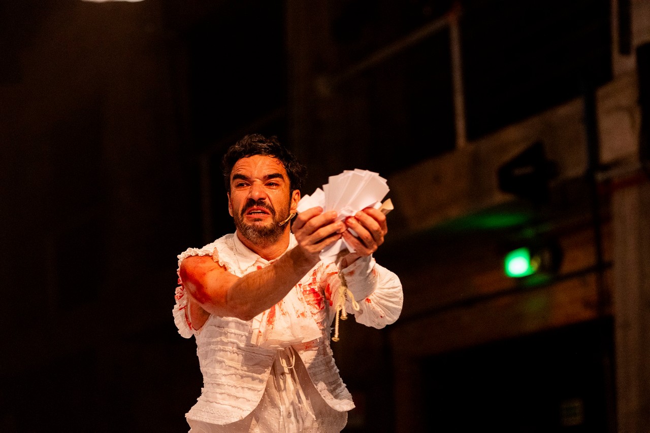 Caio Blat em "Os Imrãos Karamazov"