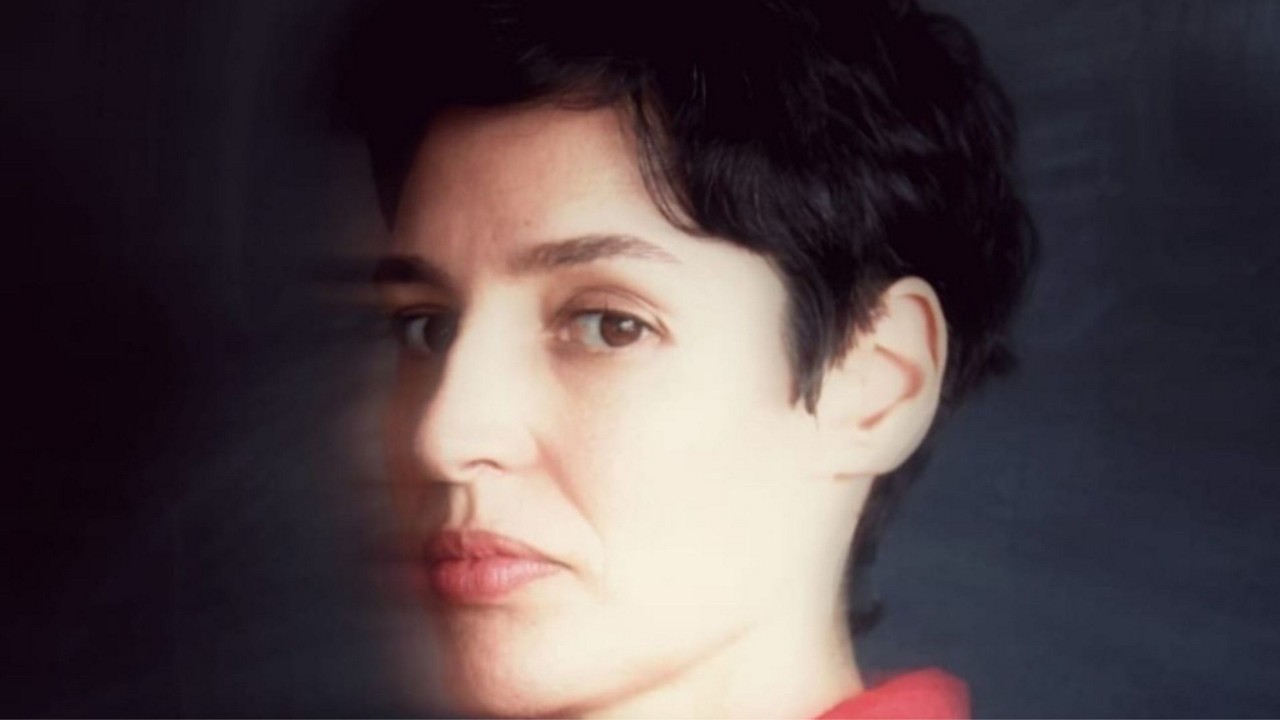 A escritora e pesquisadora mineira Flávia Péret lança seu novo livro em BH nmesta sexta-feira (25/7)