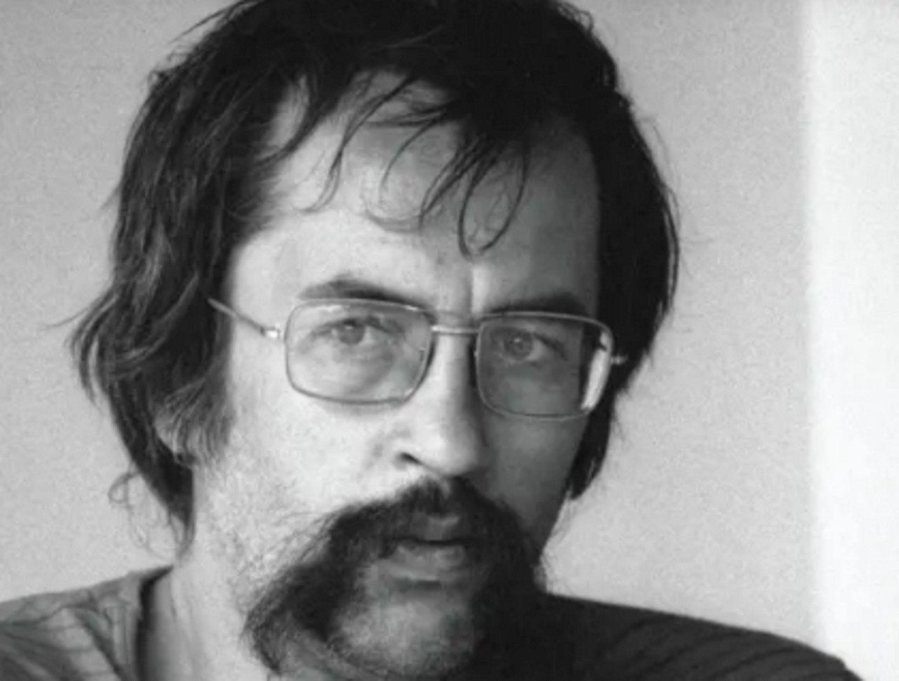 Paulo Leminski tinha uma poesia marcante, pois inventou um jeito próprio de escrever