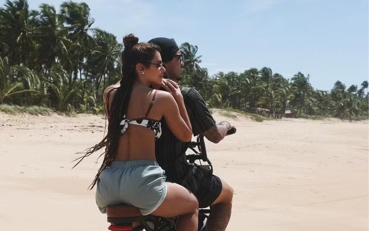 Isabella Arantes e Gabriel Medina postaram fotos juntos nas redes sociais