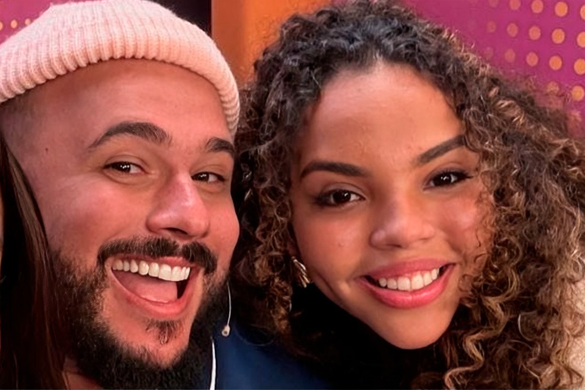 Ed Gama e Giovanna Pitel no programa Na Cama com Pitanda