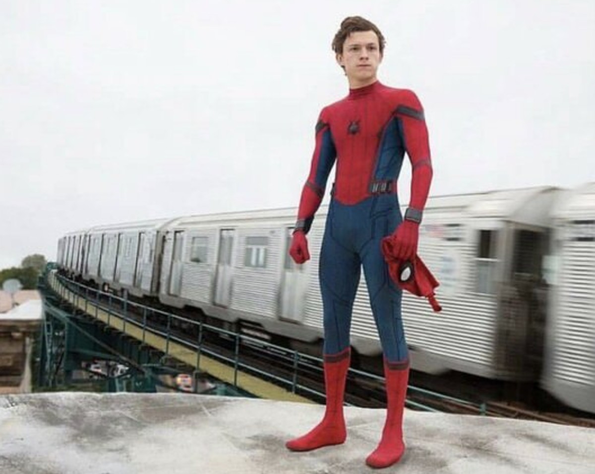 Filme Homem-Aranha: De Volta ao Lar é protagonizado pelo ator Tom Holland 