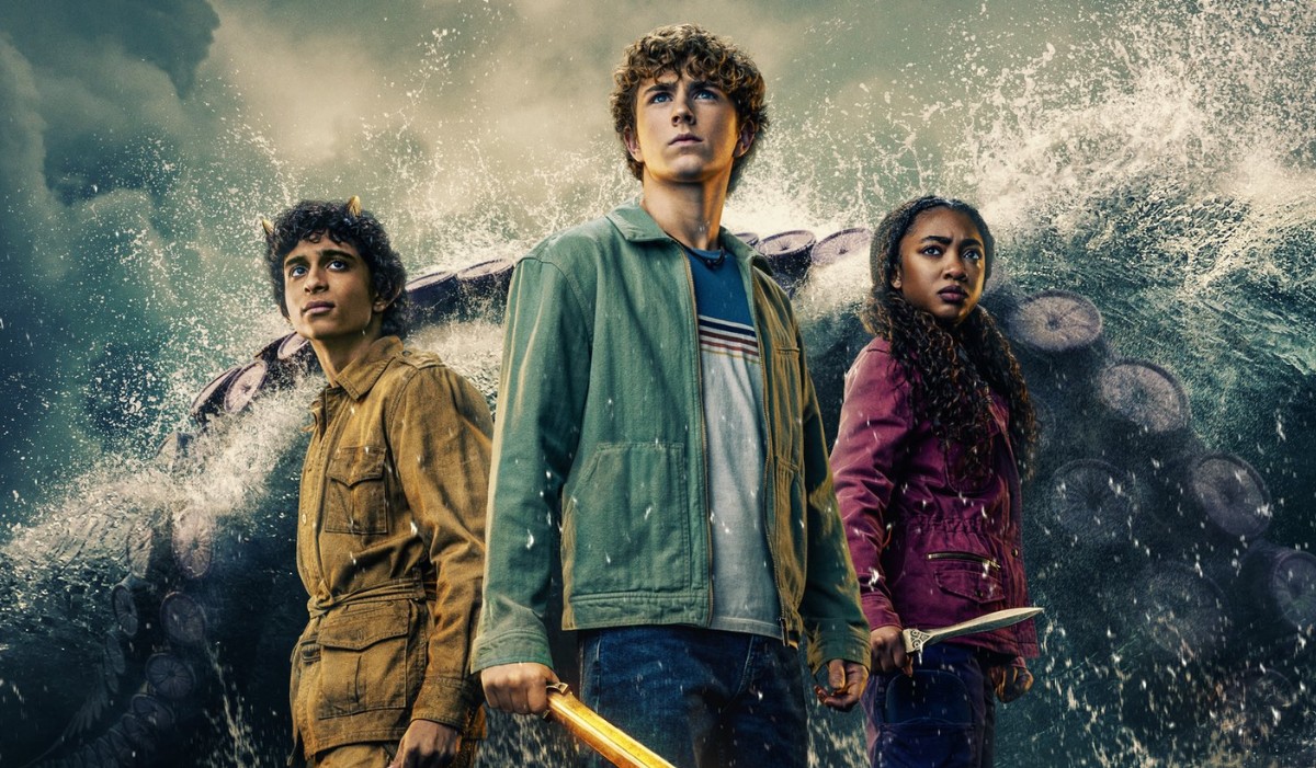 Grover, Percy e Annabeth aparecem em destaque no pôster da segunda temporada