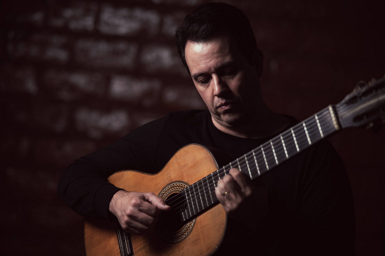 Gustavo Monteiro lança “Retribuição” em show com participações especiais no Teatro Marília 