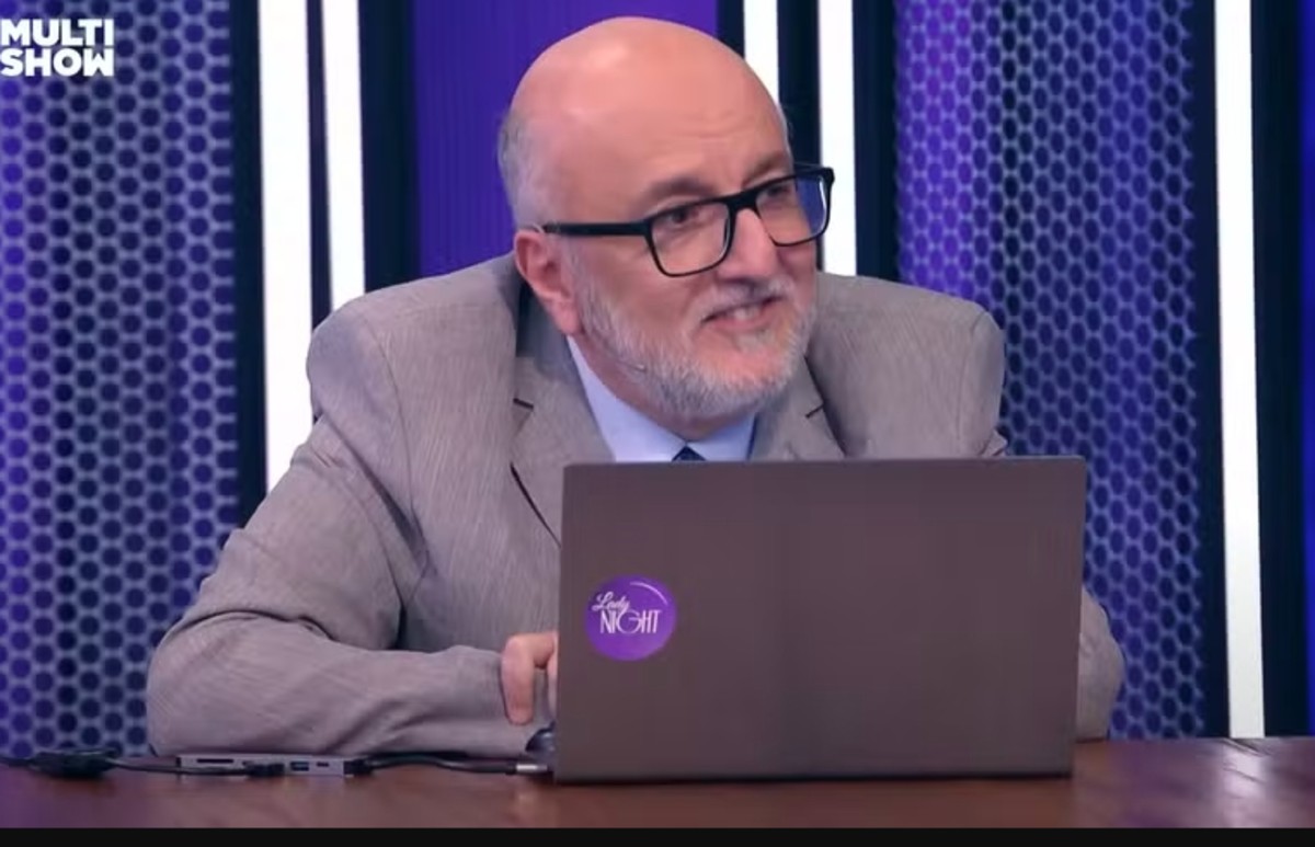 Hector Bolígrafo é o homem por trás de uma máquina que testa a sinceridade das celebridades em suas respostas no programa de Tatá Werneck