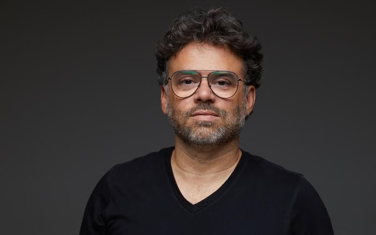 Henrique Portugal lança versão acústica de parceria com Zélia Duncan e prepara novidades
