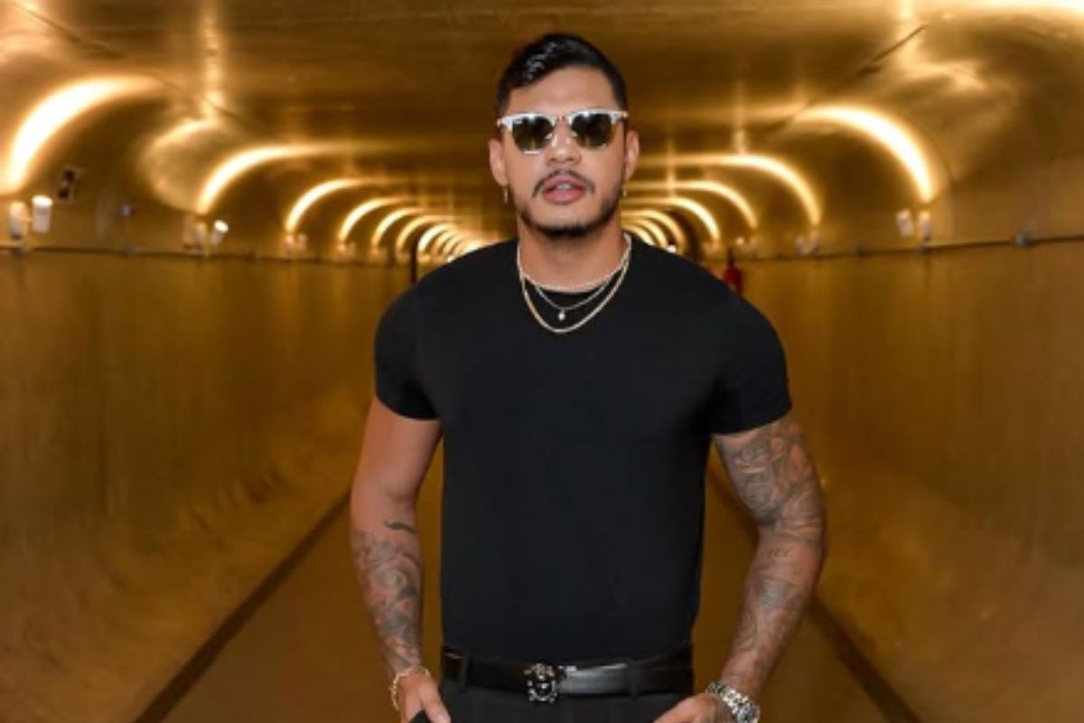 O rapper Hungria, de 34 anos, foi internado em Brasília, nesta quinta-feira (2) por suspeita de ter ingerido "bebida adulterada"