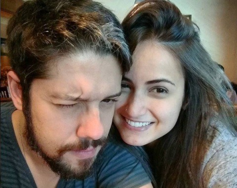 Fãs acreditam que jornalista Phelipe Siani assumiu namoro com Mari Palma