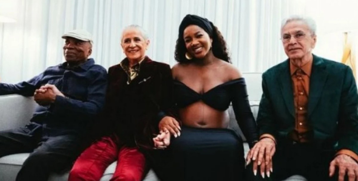 Milton Nascimento, Maria Bethânia, Iza, grávida de 7 meses, e Caetano Veloso 