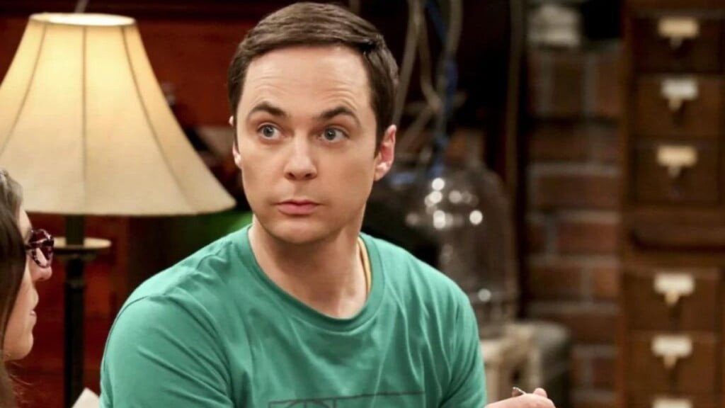 Jim Parsons como Sheldon em The Big Bang Theory