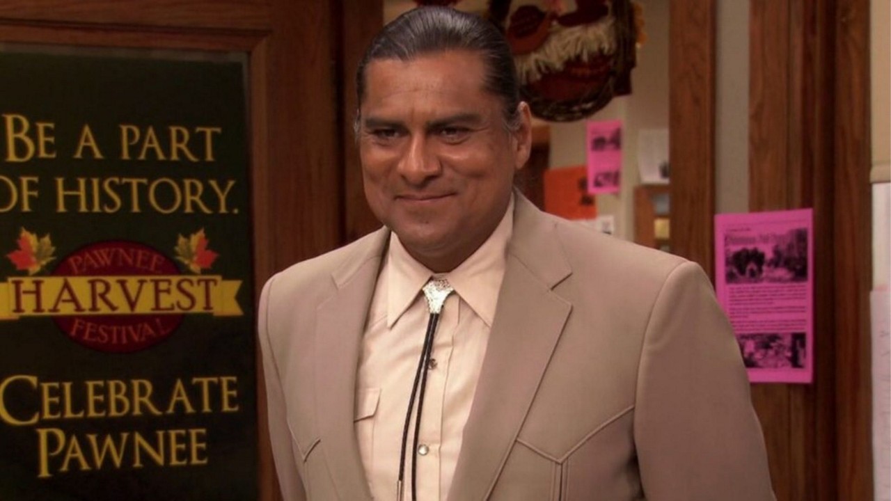 Jonathan Joss em cena da série 'Parks & Recreation' 