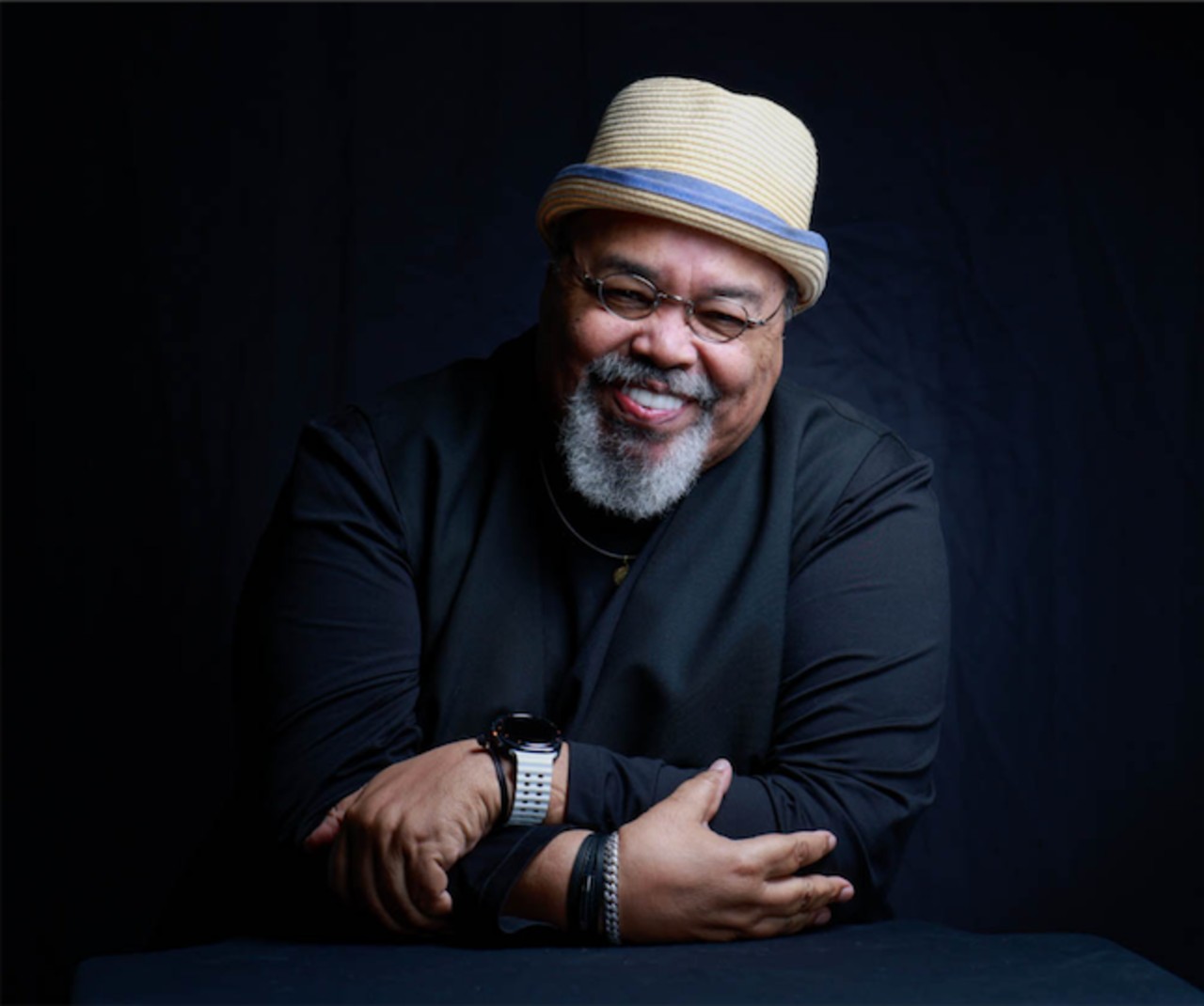 Jorge Aragão estreia em Belo Horizonte turnê comemorativa aos 50 anos de poesia
