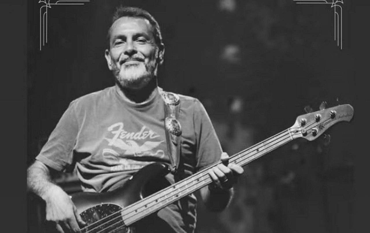O músico Renato Tommaso, integrante do Jota Quest, morreu aos 54 anos neste domingo (29)