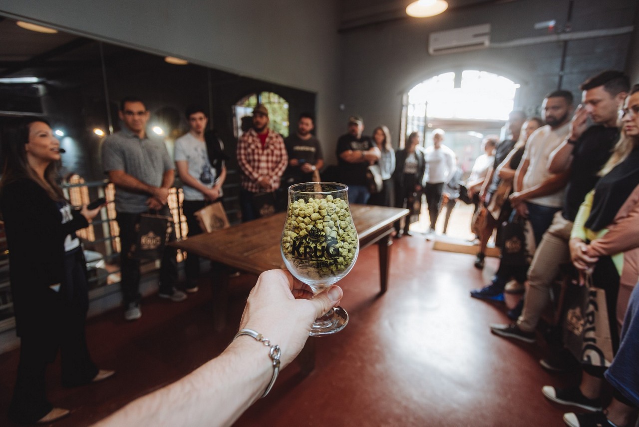 Clientes visitam fábrica da Krug Bier na Grande BH
