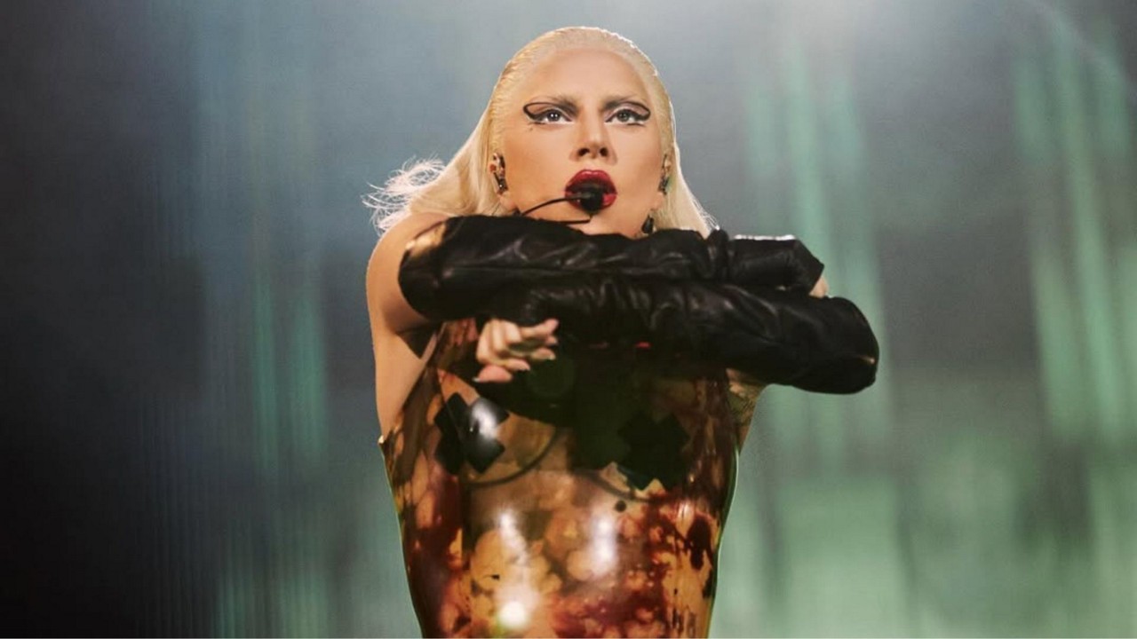 Lady Gaga confirma vinda ao Brasil com show gratuito na praia de Copacabana 