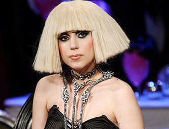 Lady GaGa chora com reconhecimento de sua carreira