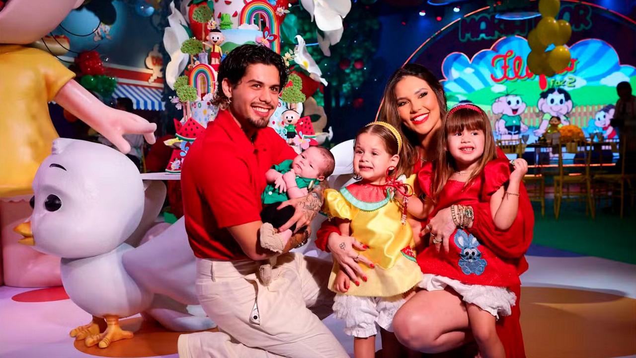 Zé Felipe, Virginia Fonseca e os filhos na festa de dois anos de Maria Flor