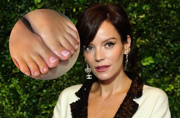 Lily Allen abriu OnlyFans para exibir pés
