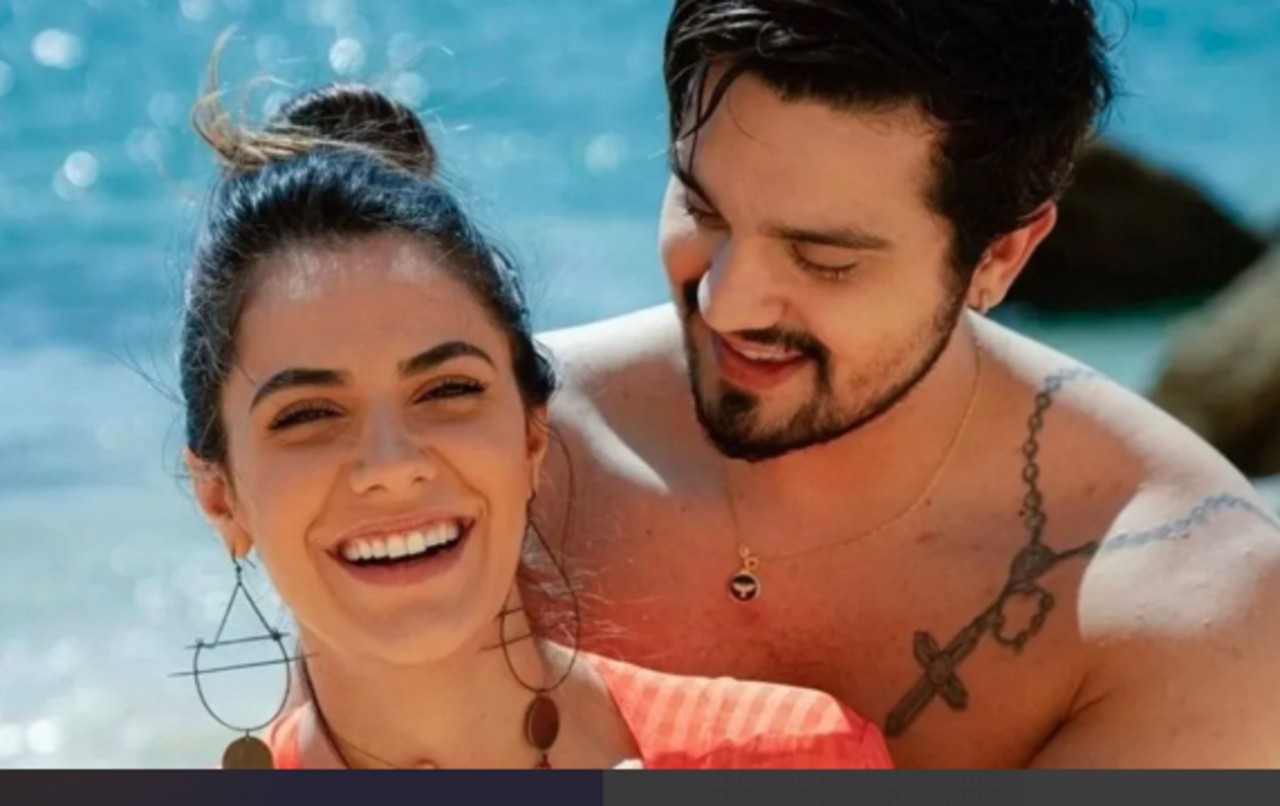 Casal oficializou a união no civil na casa do sertanejo, em São Paulo, na noite de quinta-feira (28)