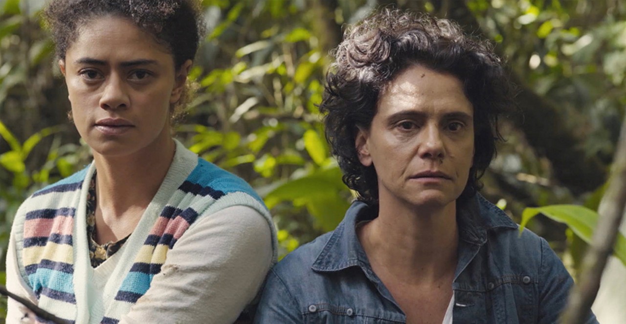 Ana Flávia Cavalcanti e Malu Galli protagonizam o filme em exibição nos cinemas