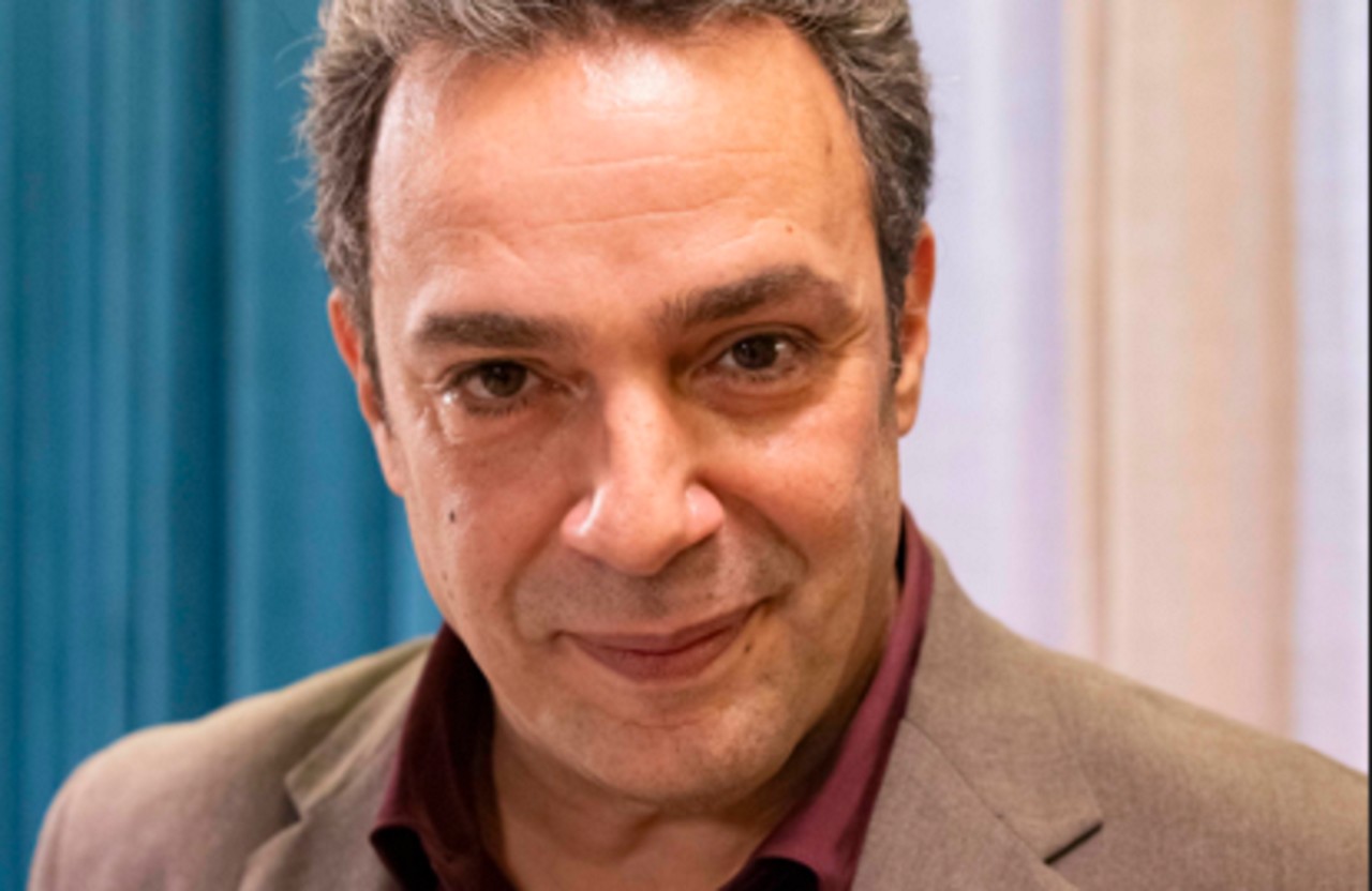 O ator Marcelo Médici tem 52 anos de vida e 28 de casado
