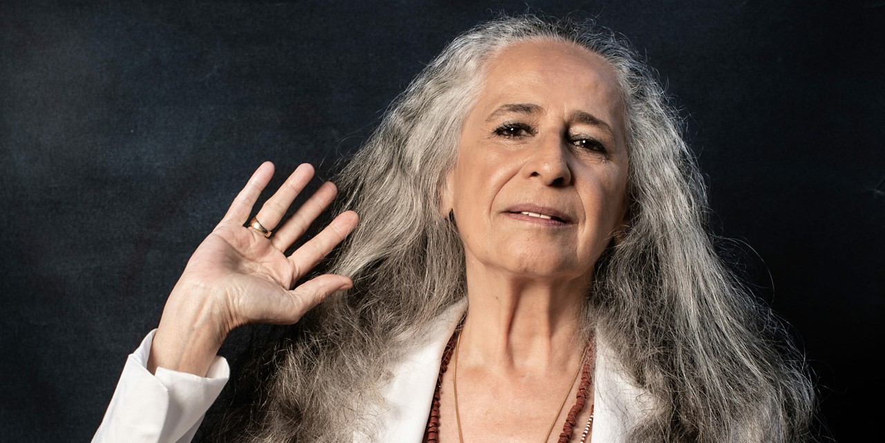 Maria Bethânia estreou profissionalmente nos palcos no dia 13 de fevereiro de 1965 