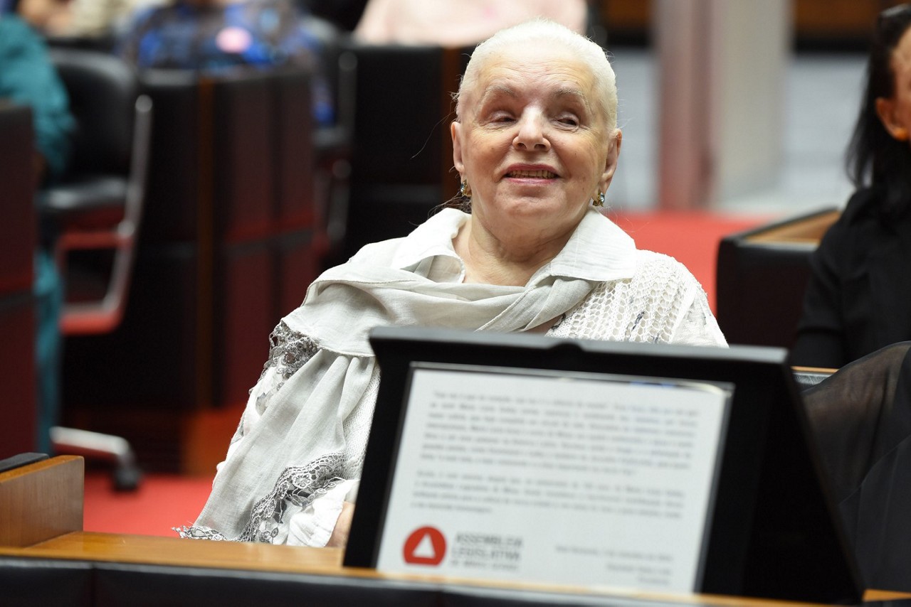 A cantora lírica Maria Lúcia Godoy durante homenagem a seu centenário na Assembleia Legislativa de Minas Gerais 
