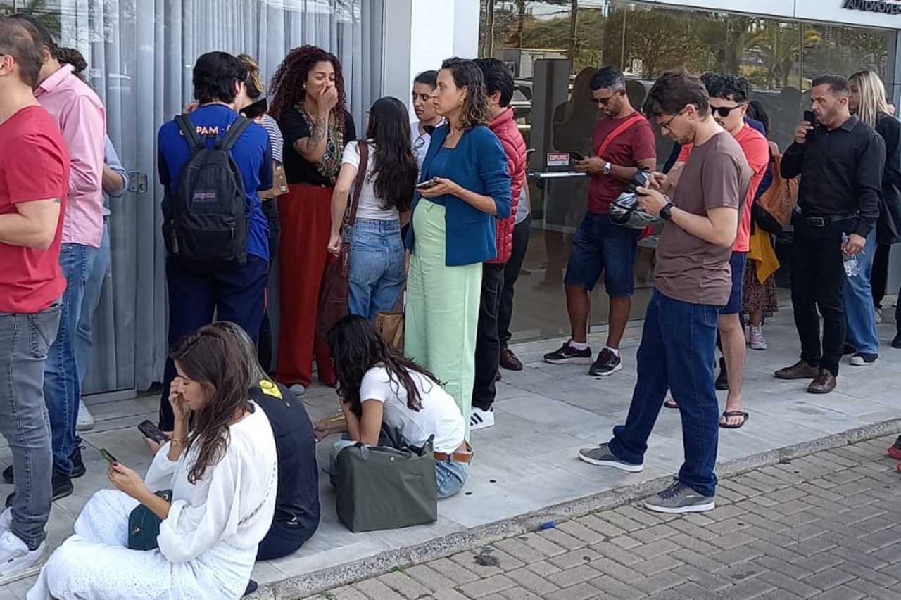 Show de Marisa Monte: Venda de ingressos presencial tem desencontro de informações e desorganização 