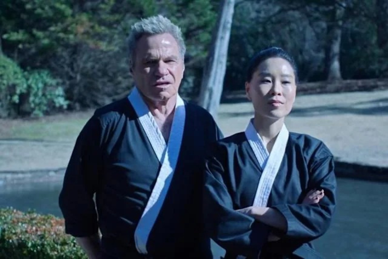 Alicia Hannah-Kim,, atriz de Cobra Kai acusa o ator Martin Kove de mordê-la em evento para fãs