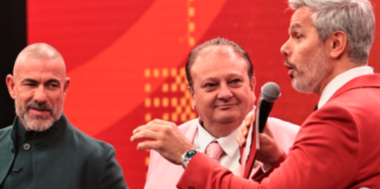 Érick Jacquin e Henrique Fogaça recebem Otaviano Costa na grande final do MasterChef Brasil 2025