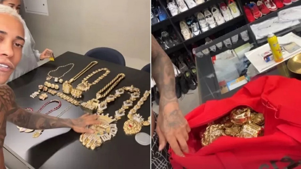 MC Poze do Rodo mostra joias devolvidas pela polícia do Rio de Janeiro
