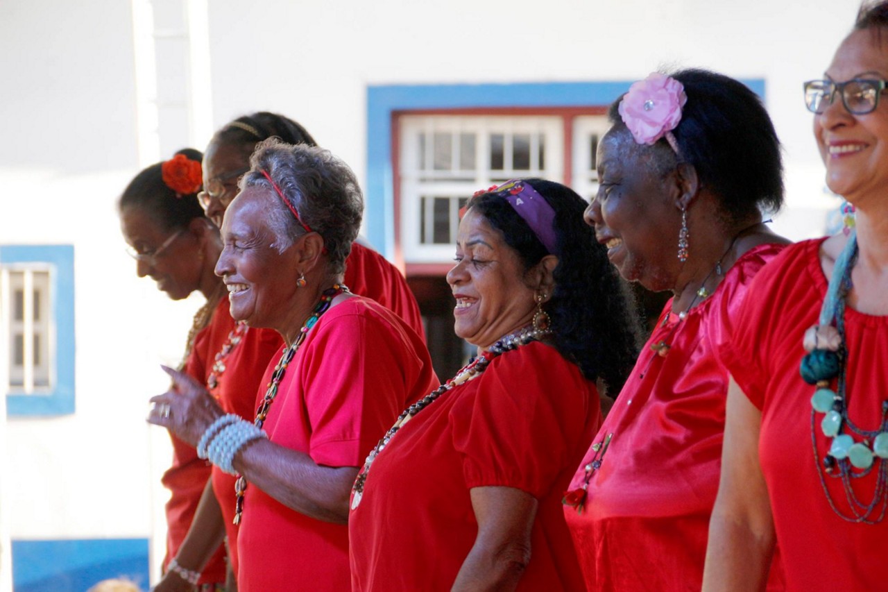 Meninas de Sinhá celebram o Dia Internacional da Mulher com espetáculo de canto, dança e superação 