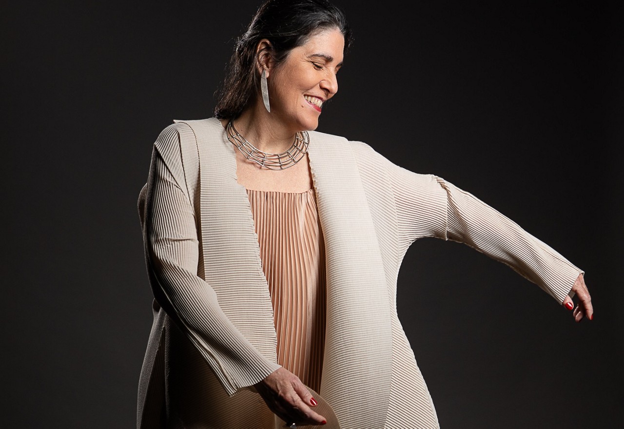 Mônica Salmaso chega a BH com o espetáculo “Minha Casa”, em que reflete sobre a emergência climática