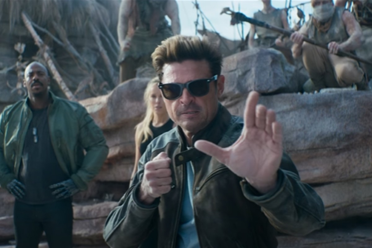 O material promocional apresenta elementos da nova produção, com destaque para o personagem Johnny Cage