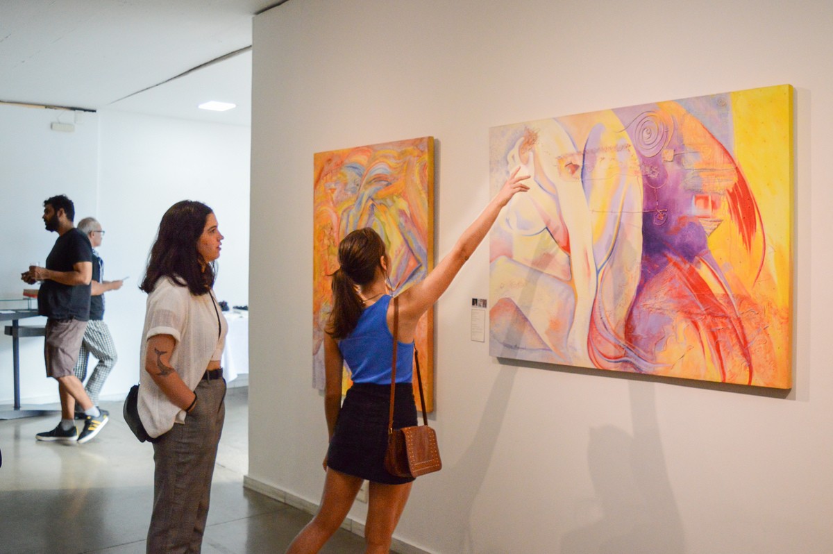 Público visita exposição 'Despidas do Tempo'