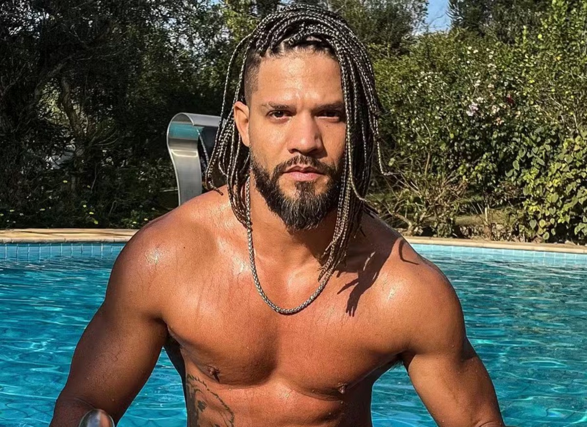O ex-BBB Juninho anunciou a sua entrada para a plataforma Privacy