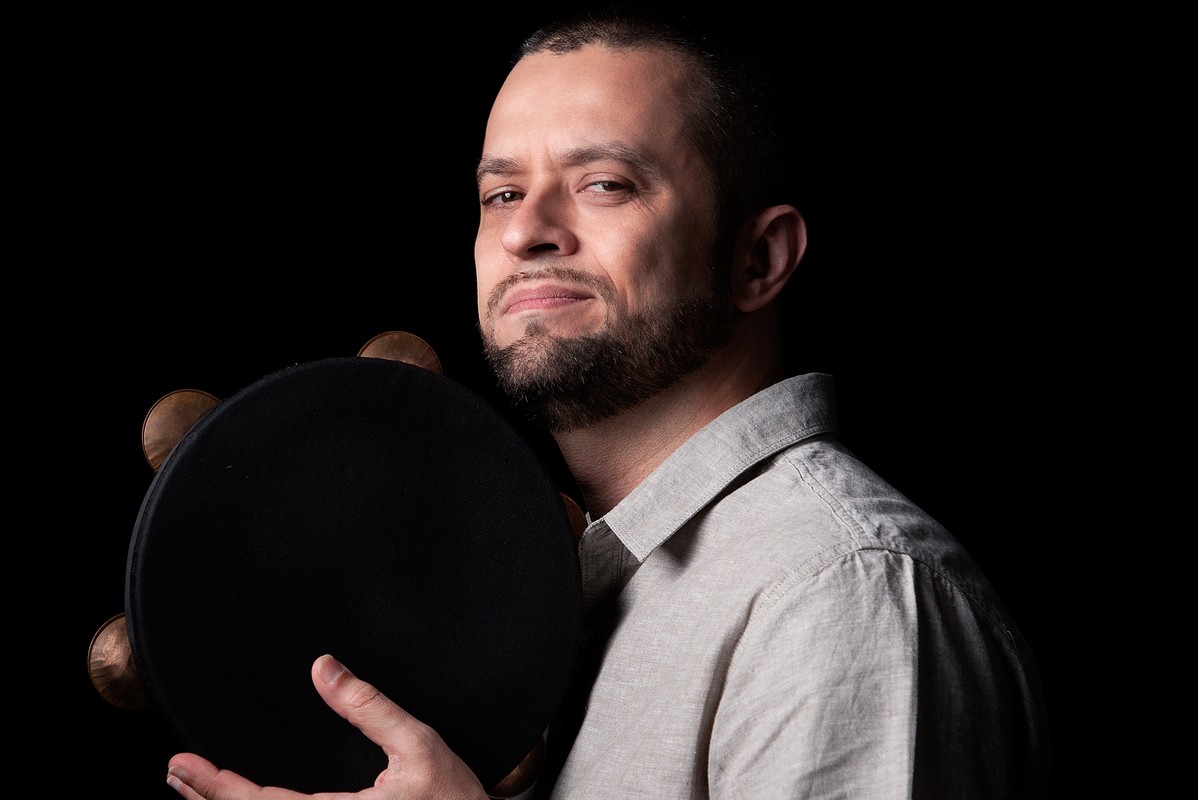 O artista Tulio Araujo
