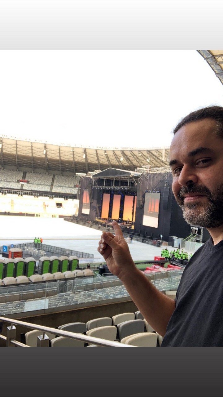 O mineiro Vitor Santana fez apresentação de abertura nos camarotes do show de Caetano e Betânia
