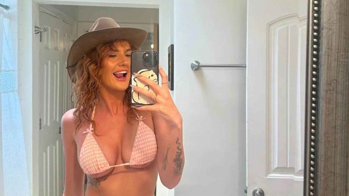 Annie Charlotte, inglesa de 27 anos