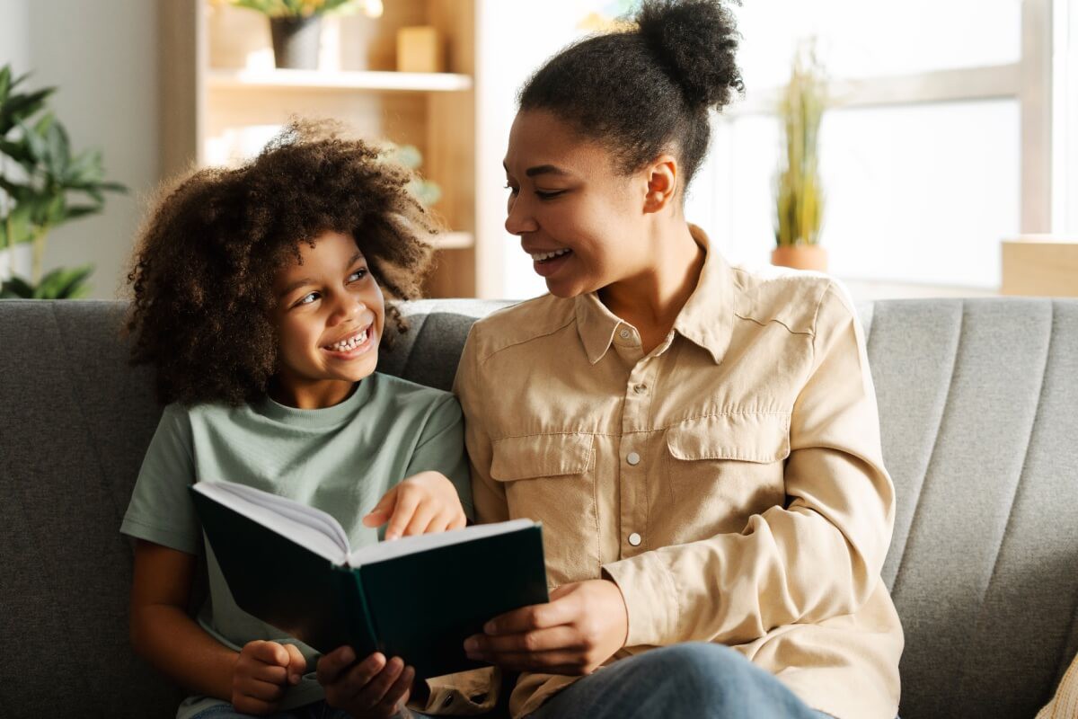 Os livros ajudam as crianças a compreenderem suas emoções e a encontrarem maneiras de se expressar