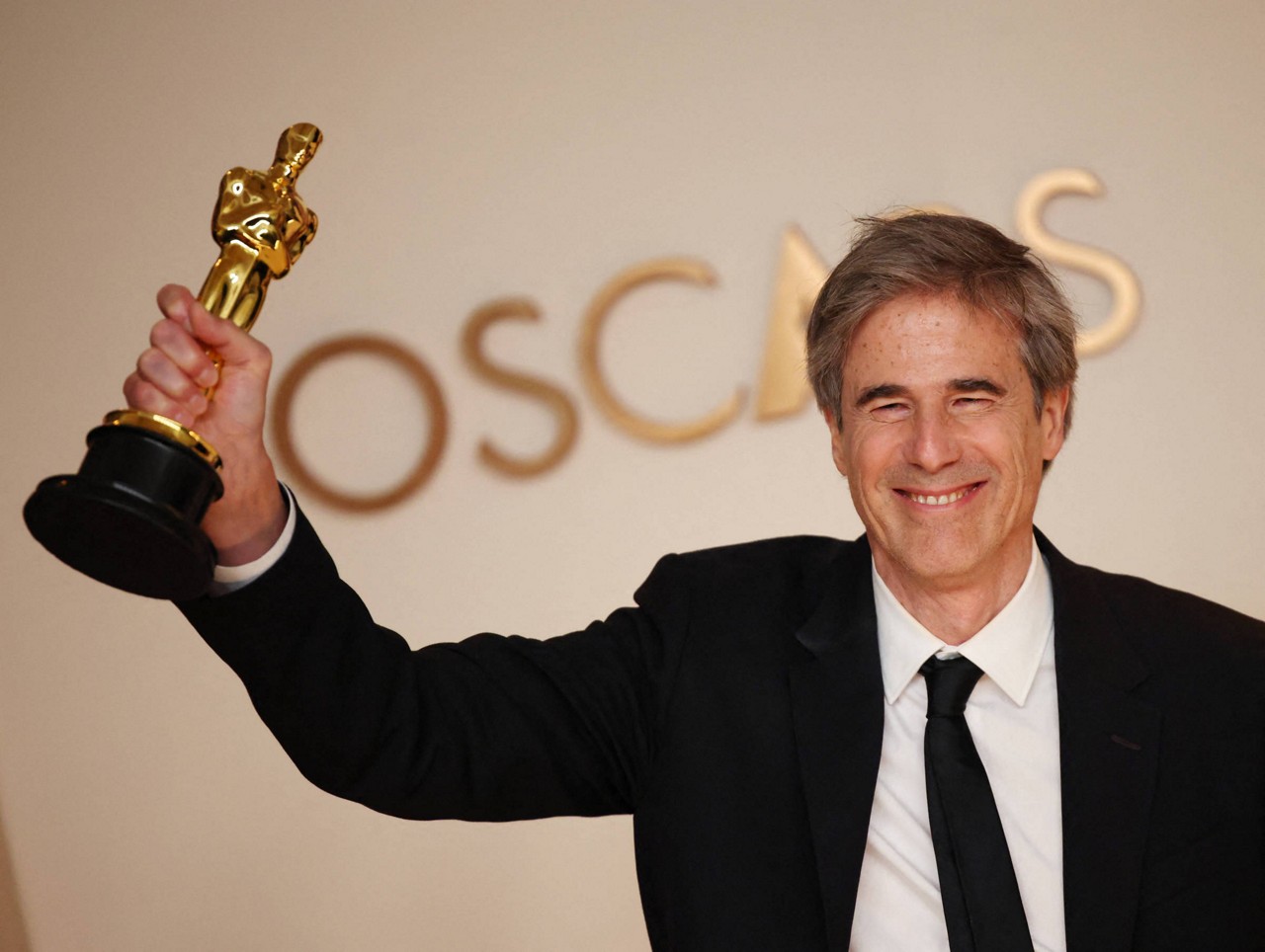 Estatueta do Oscar de Melhor Filme Estrangeiro deve permanecer com o diretor Walter Salles