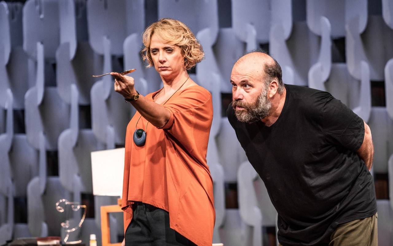 Letícia Isnard e Otávio Muller se apresentam com a comédia "O Caso", em BH