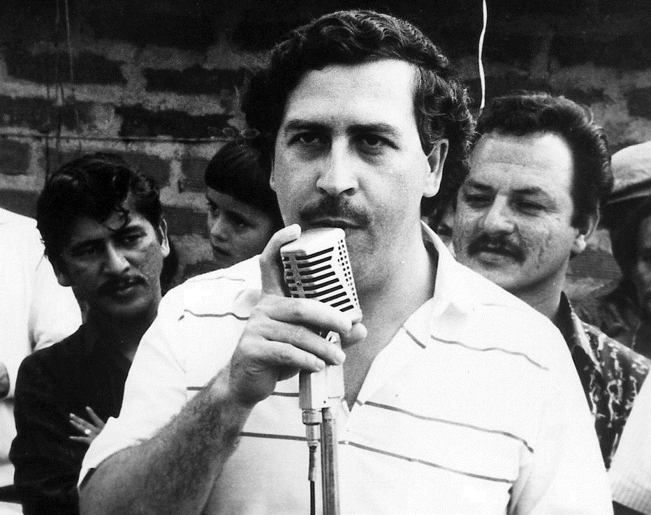 Livro sobre Pablo Escobar afirma que 'o monstro também era humano'